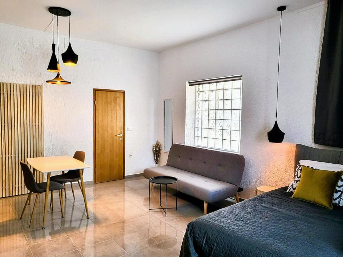 Studio Square Funtana Apartment Exterior foto